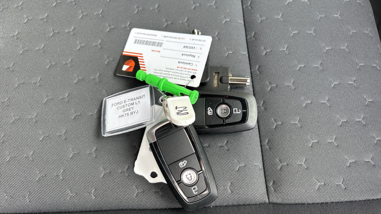 Ford Transit Custom E-320 L1 Rwd 100kW 65kWh H1 Van Limited Auto